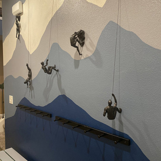 Climbing Man Wire Wall Decoration, Sculpture Figures Creative Retro Present Statue Wall Decor - Image 3