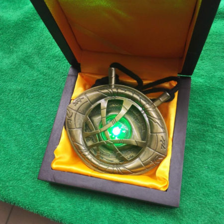 8.5cm Doctor Strange Eye of Agamotto Metal shine pendant Action figure