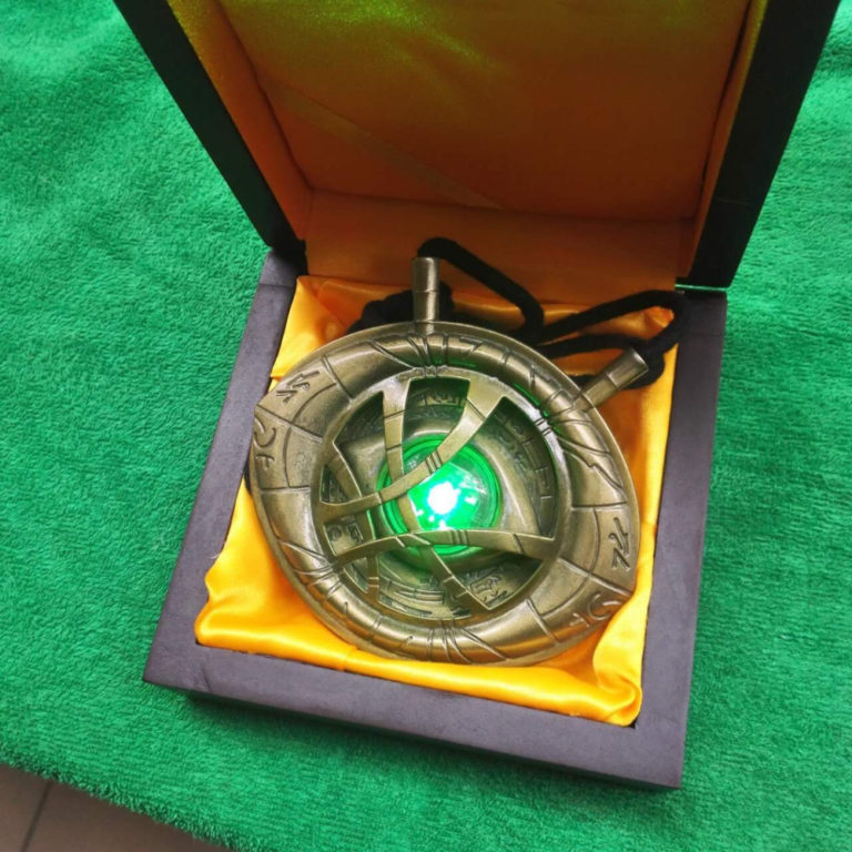 8.5cm Doctor Strange Eye of Agamotto Metal shine pendant Action figure