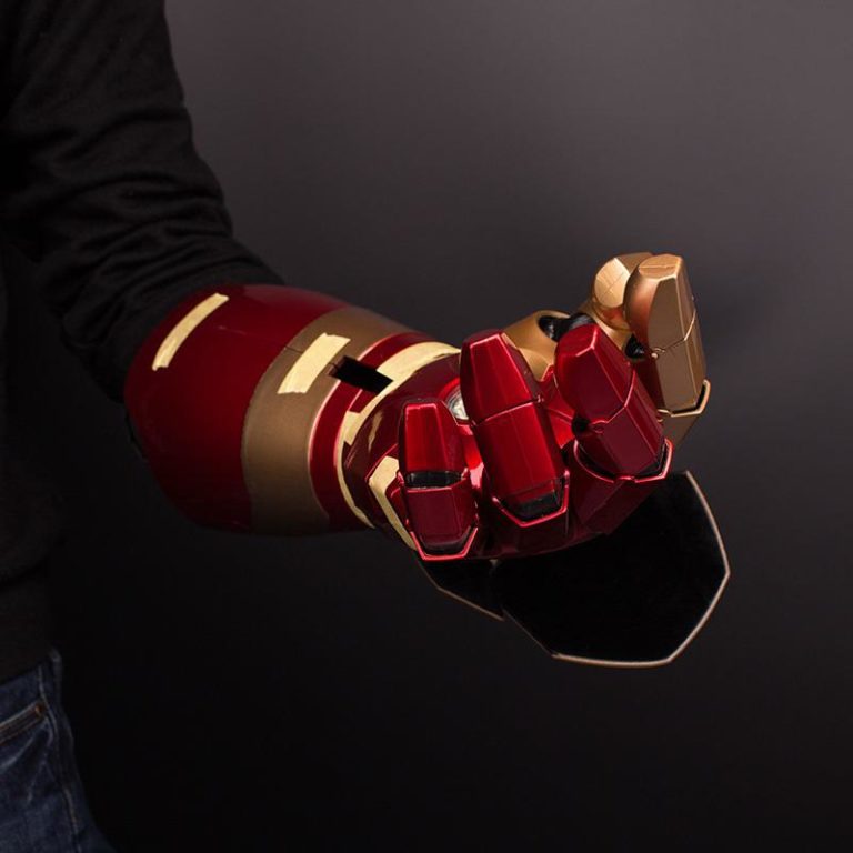 Marvel Iron Man Electronic Wrist Armor - Image 3