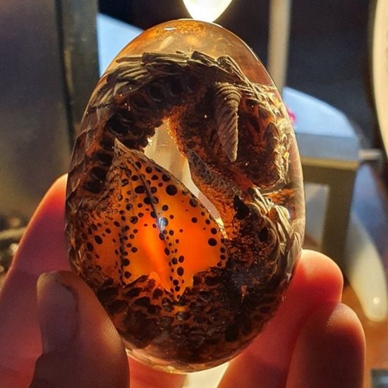 Lava Dragon Egg Glowing Dinosaur Egg Resin Souvenir Crystal Mineral Gems Home Decor Collection Kids Gift Toys