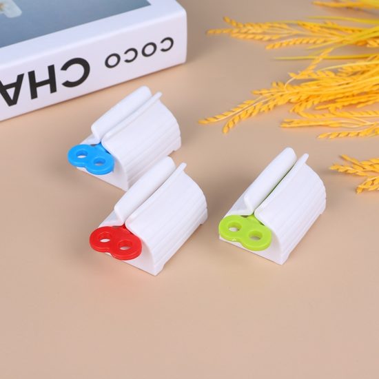 ⁦Toothpaste Squeezer Wall Dispenser With Toothbrush Holder Stand Child Adult Supplies⁩ - الصورة ⁦2⁩