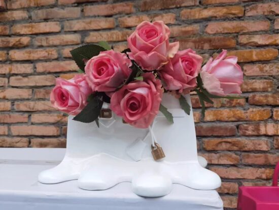 High-end Bag Vase Flower Ornament Sculpture Beautiful Light Luxury Modern Abstract Trend White Fashion - Image 2