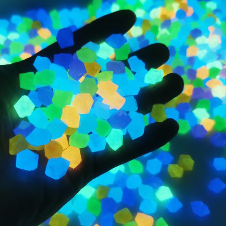 Luminous Stones Glow In Dark Outdoor For Garden Pebbles Fish Tank Decoration Pebble Rocks Aquarium Mix Color 100/200pcs/Bag RR2185