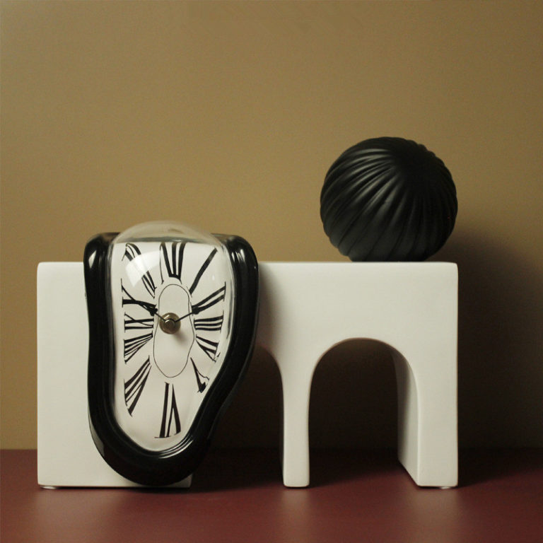 melting Clock Creative For Bedroom Desk Bedside Table Home Battery Desktop Office Clock - Image 2